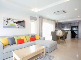 3 Schlafzimmer Villa zu vermieten im Supalai Essence Phuket, Si Sunthon