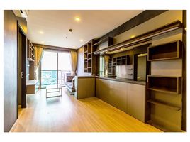 2 Schlafzimmer Appartement zu vermieten im Sky Walk Residences, Phra Khanong Nuea