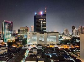 2 Schlafzimmer Wohnung zu vermieten im Oka Haus, Khlong Tan