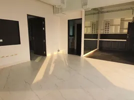 2 спален Кондо на продажу в Sun Palace Condominium, Bang Kapi, Хуаи Кхщанг, Бангкок, Таиланд
