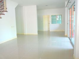 3 Bedroom Townhouse for sale at Praphassorn Green Park 6, Nong Kakha