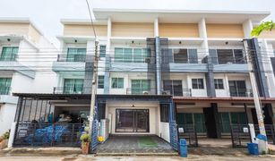3 Bedrooms Townhouse for sale in Nong Khang Phlu, Bangkok Autumn Residence