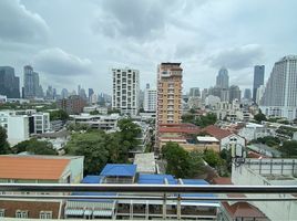 1 Schlafzimmer Wohnung zu vermieten im Nantiruj Tower, Khlong Toei