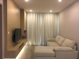 1 спален Кондо в аренду в The Room Rama 4, Rong Mueang