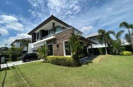 3 bedroom House for sale in Phuket, Thailand