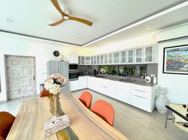 4 Bedroom House for sale in Bophut Beach, Bo Phut, Maenam