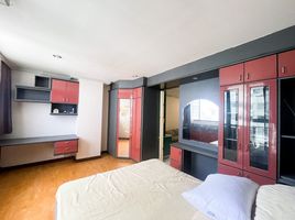 Studio Appartement zu verkaufen im Supalai Place, Khlong Tan Nuea