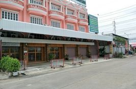 14 Zimmer Ganzes Gebäude zum Kauf in Nonthaburi, Thailand