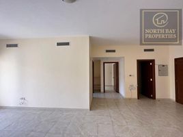 2 Schlafzimmer Wohnung zu verkaufen im Golf Apartments, Al Hamra Village