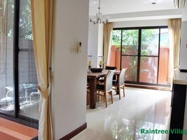 3 спален Таунхаус в аренду в Raintree Villa, Khlong Tan Nuea