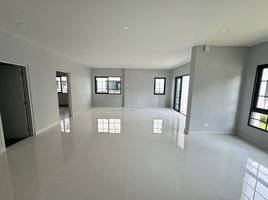 4 Bedroom House for sale at Centro Bangna, Bang Kaeo, Bang Phli