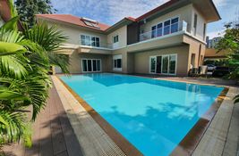 5 bedroom House for sale in Nonthaburi, Thailand