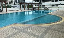 Photo 2 of the Communal Pool at Supalai Place