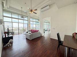 4 Bedroom Penthouse for rent at Sathorn Gallery Residences, Si Lom