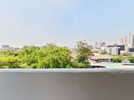 1 Bedroom Condo for sale at The Roof Garden Onnut, Phra Khanong