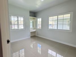 3 спален Таунхаус на продажу в Pruksa 12/1 Rangsit Klong 3, Khlong Sam