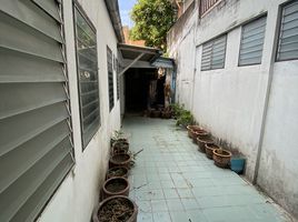 3 Schlafzimmer Shophaus zu vermieten in Bangkok, Watthana, Bangkok