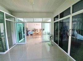 6 Bedroom Townhouse for sale in Bangkok, Lat Krabang, Bangkok