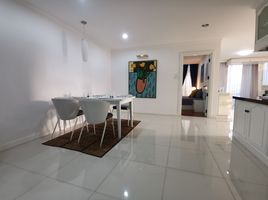 2 спален Кондо в аренду в Supalai Place, Khlong Tan Nuea