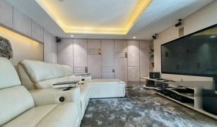 2 Bedrooms Condo for sale in Khlong Toei Nuea, Bangkok Muniq Sukhumvit 23