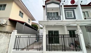 3 Bedrooms Townhouse for sale in Nong Khaem, Bangkok Lanceo Phetkasem 77