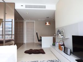 1 Bedroom Condo for sale at The Room Sukhumvit 21, Khlong Toei Nuea, Watthana