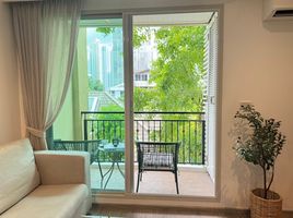 1 Schlafzimmer Appartement zu vermieten im The Crest Sukhumvit 24, Khlong Tan