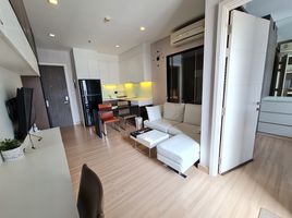 1 спален Кондо в аренду в Urbano Absolute Sathon-Taksin, Khlong Ton Sai