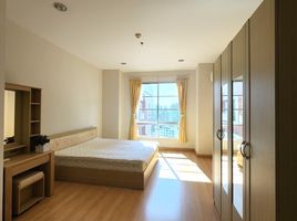 3 Schlafzimmer Appartement zu vermieten im Citi Smart Condominium, Khlong Toei