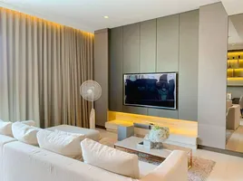 3 Bedroom Condo for sale at 185 Rajadamri, Lumphini