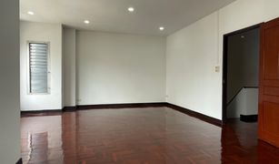 3 Bedrooms Townhouse for sale in Prawet, Bangkok 