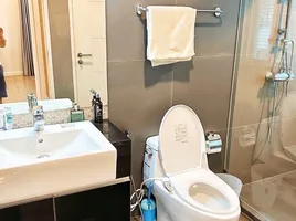 1 Bedroom Apartment for sale at The Crest Sukhumvit 34, Khlong Tan