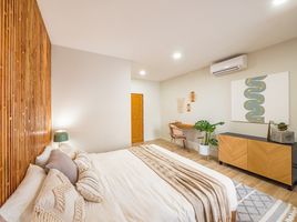 2 Schlafzimmer Reihenhaus zu verkaufen im The Pool Residence, Bo Phut