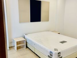 3 Bedroom Apartment for rent at Bann Chidtha Apartment, Saphan Sung