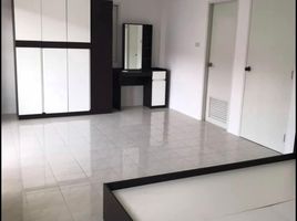 3 Schlafzimmer Reihenhaus zu verkaufen im Tarn Tong Villa, Wichit