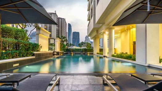 写真 1 of the Communal Pool at Grande Centre Point Ploenchit