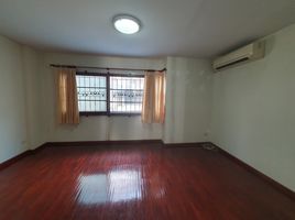 3 Bedroom House for sale at Supalai Ville Ekamai-Ramindra, Nuan Chan, Bueng Kum