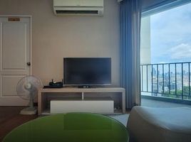 2 спален Кондо в аренду в Belle Grand Rama 9, Huai Khwang