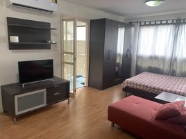 Studio Condo for rent at Lumpini Place Sathorn, Yan Nawa