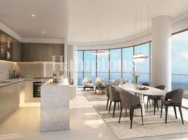 1 बेडरूम अपार्टमेंट for sale at Grand Bleu Tower, EMAAR Beachfront