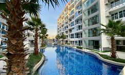 Photos 2 of the Communal Pool at Grand Avenue Residence