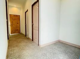 4 Bedroom House for sale in Warorot Market, Chang Moi, Chang Moi