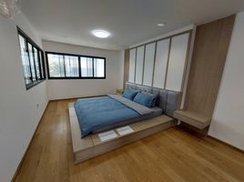 4 Schlafzimmer Haus zu verkaufen in Watthana, Bangkok, Phra Khanong Nuea