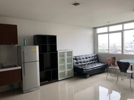 2 Schlafzimmer Wohnung zu verkaufen im J.W. Boulevard Srivara, Phlapphla, Wang Thong Lang
