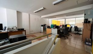 N/A Whole Building for sale in Khlong San, Bangkok 