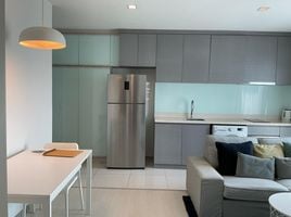 1 спален Кондо на продажу в Rhythm Sukhumvit 36-38, Khlong Tan