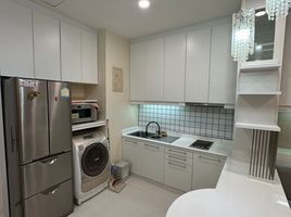 2 Schlafzimmer Wohnung zu verkaufen im Baan Klang Krung Siam-Pathumwan, Thanon Phet Buri