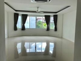 4 Bedroom Villa for sale at The Natural Place, Khlong Toei Nuea, Watthana