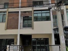 3 Bedroom Townhouse for rent at Sixnature Petkasem 69, Nong Khang Phlu