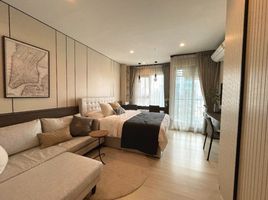 Studio Condo for rent at Life One Wireless, Lumphini